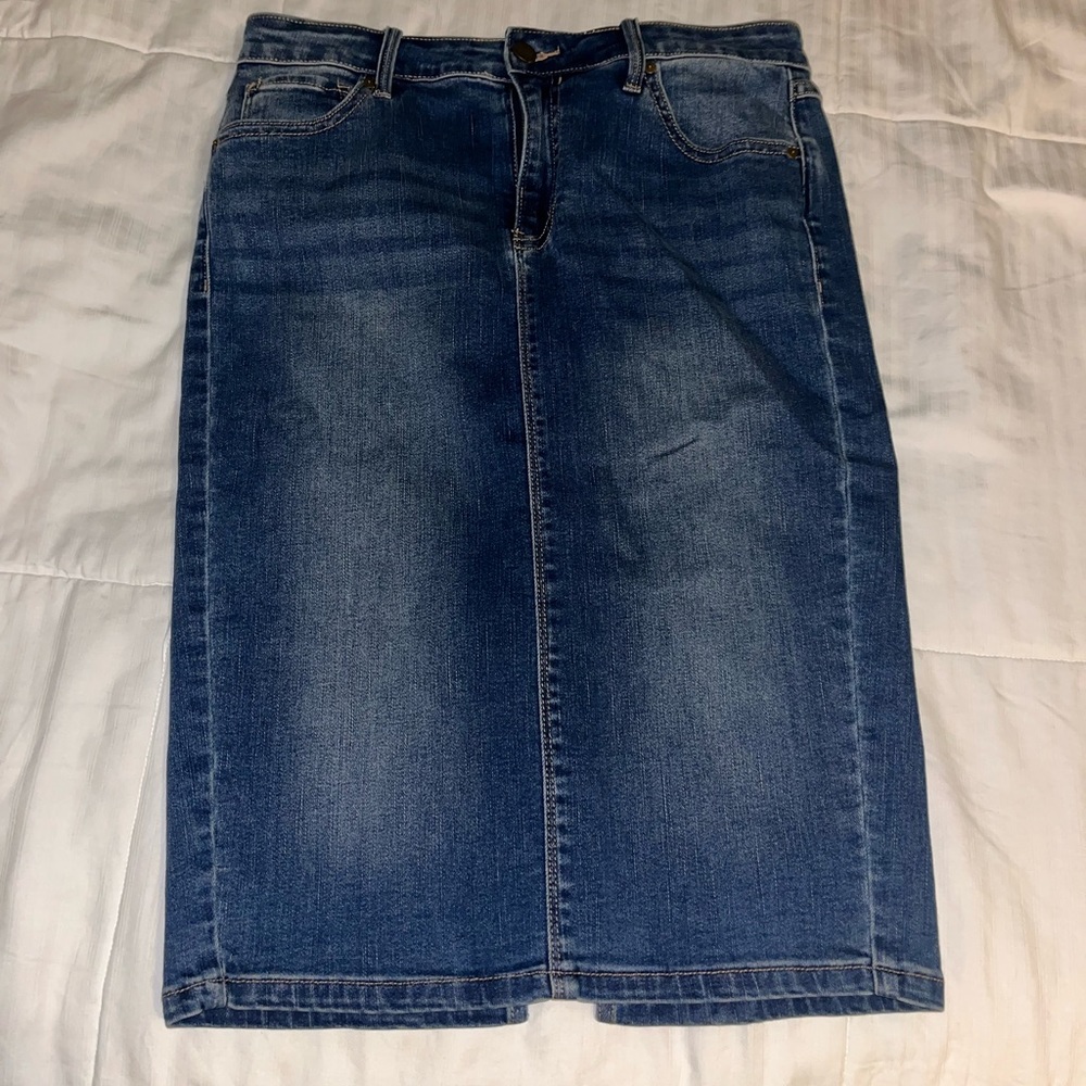 Never worn Calvin Klein jean midi skirt size 6